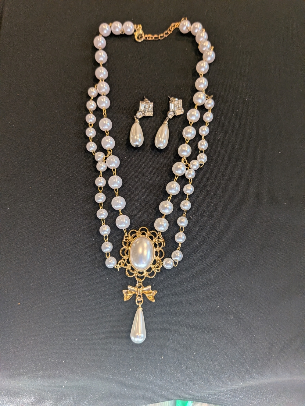 Elegant Pearl Drop Necklace 9.5" & Earrings Set - White Pearls with Gold Accents